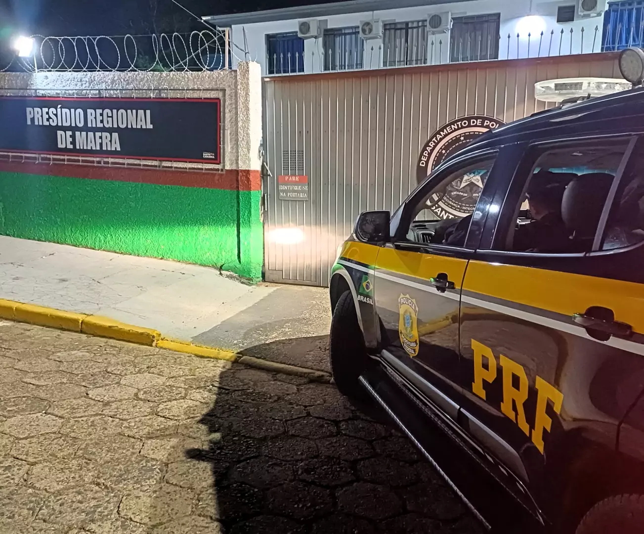 Mulher procurada por diversos crimes em SP é presa na BR-116 em Mafra